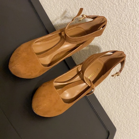 Pumps - Picture 5 of 6